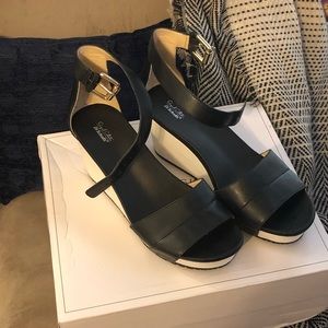 Dr. Scholl’s Warner Wedge Heels